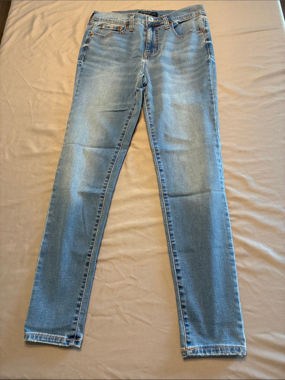 Aeropostale Light Wash Skinny Jeans in Blue